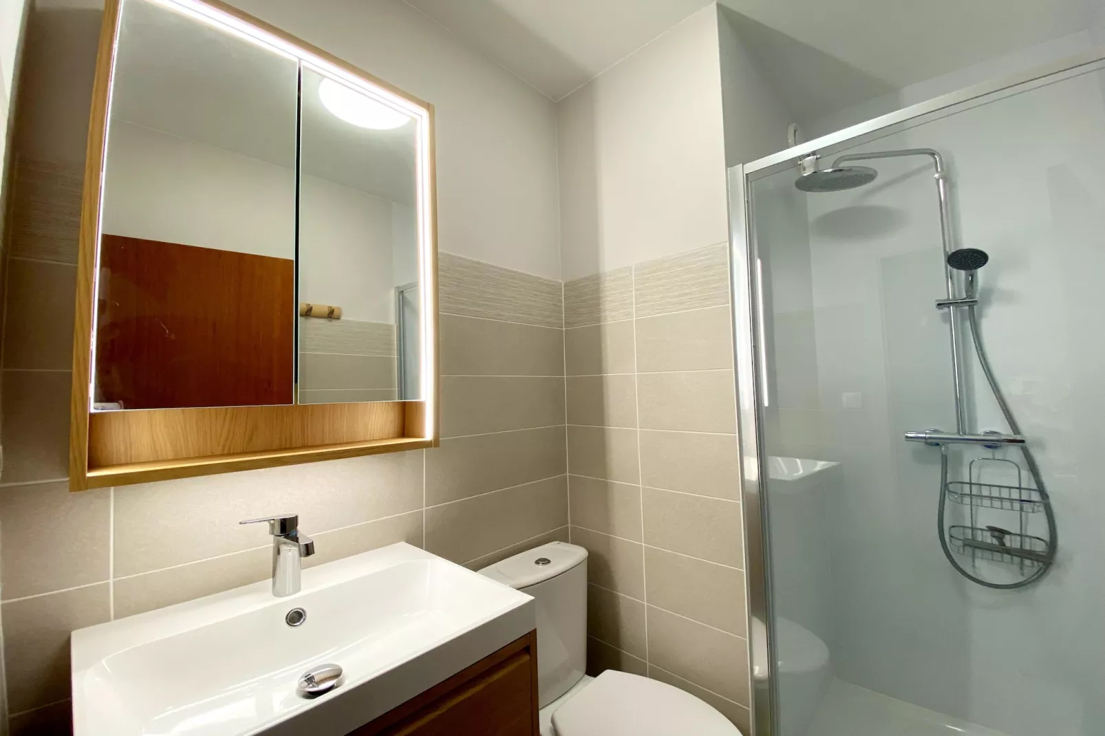 REMBRANDT 502-Bathroom