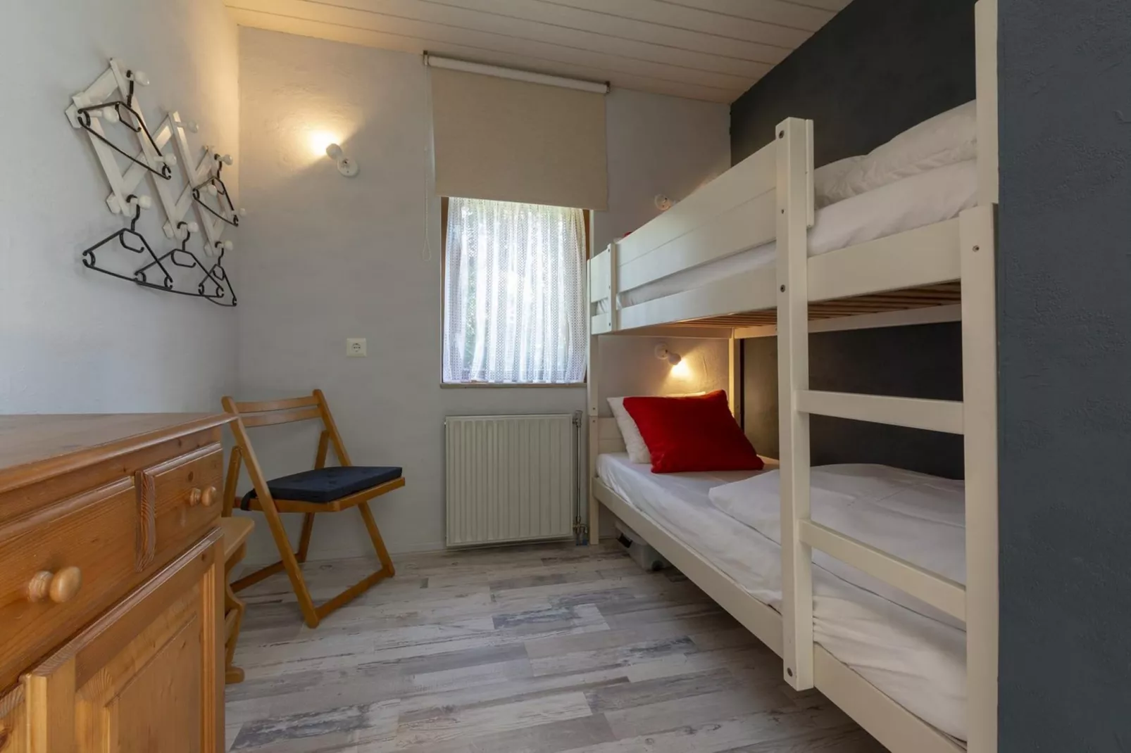 Eureka 78-Bedroom