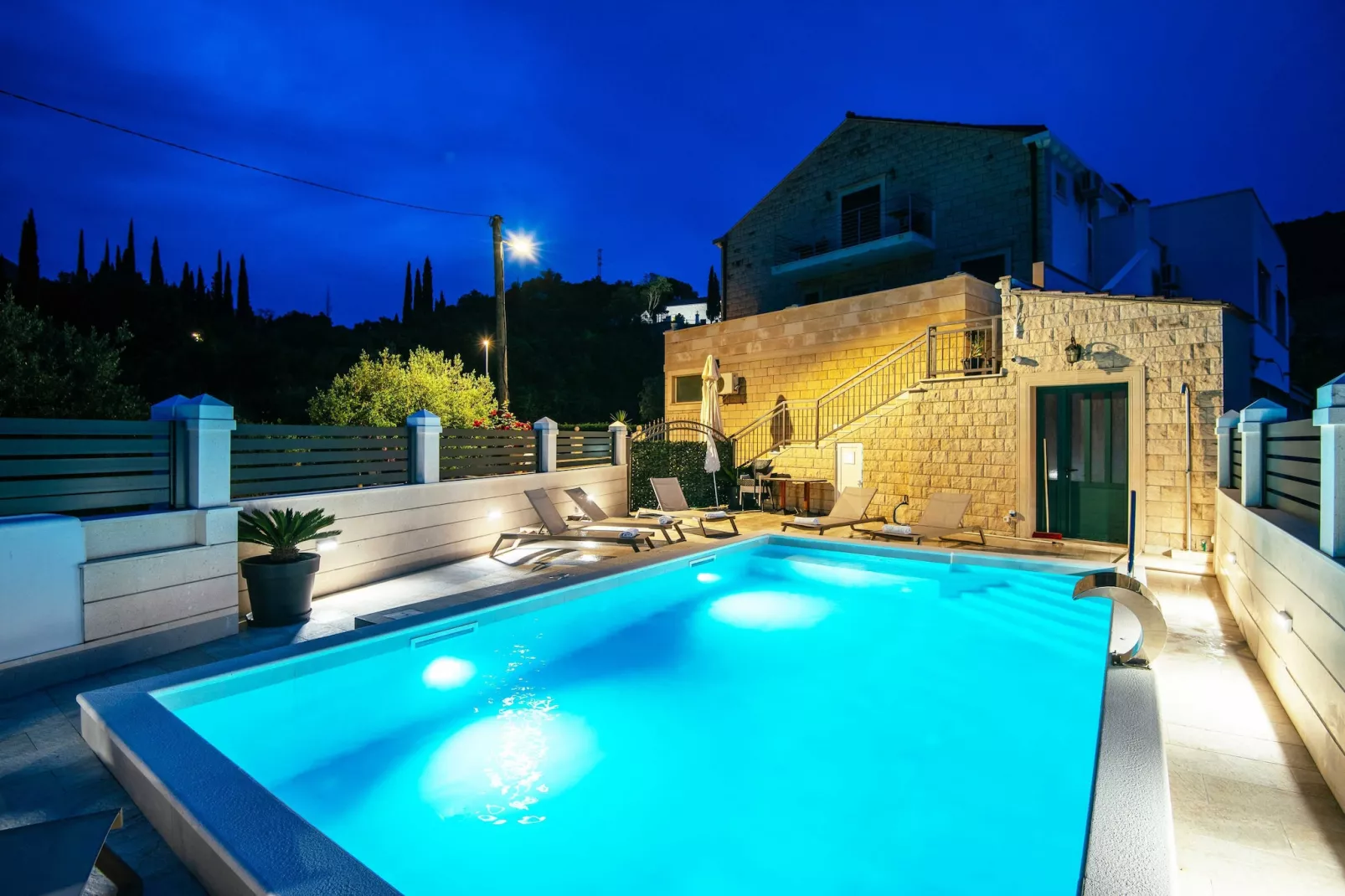 Apartments Azzurro- One Bedroom Apartment with Terrace and Hot Tub ( Azzurro II-gornji)-Piscine