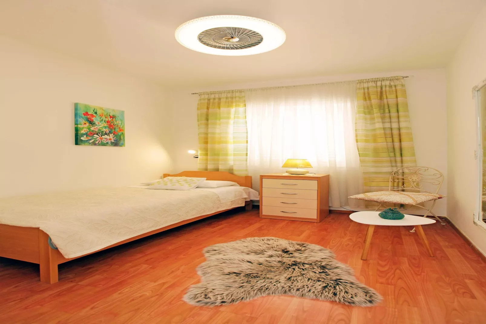 Sunshine Apartment Doda - Three Bedroom Apartment with Balcony and Sea View-Bedroom