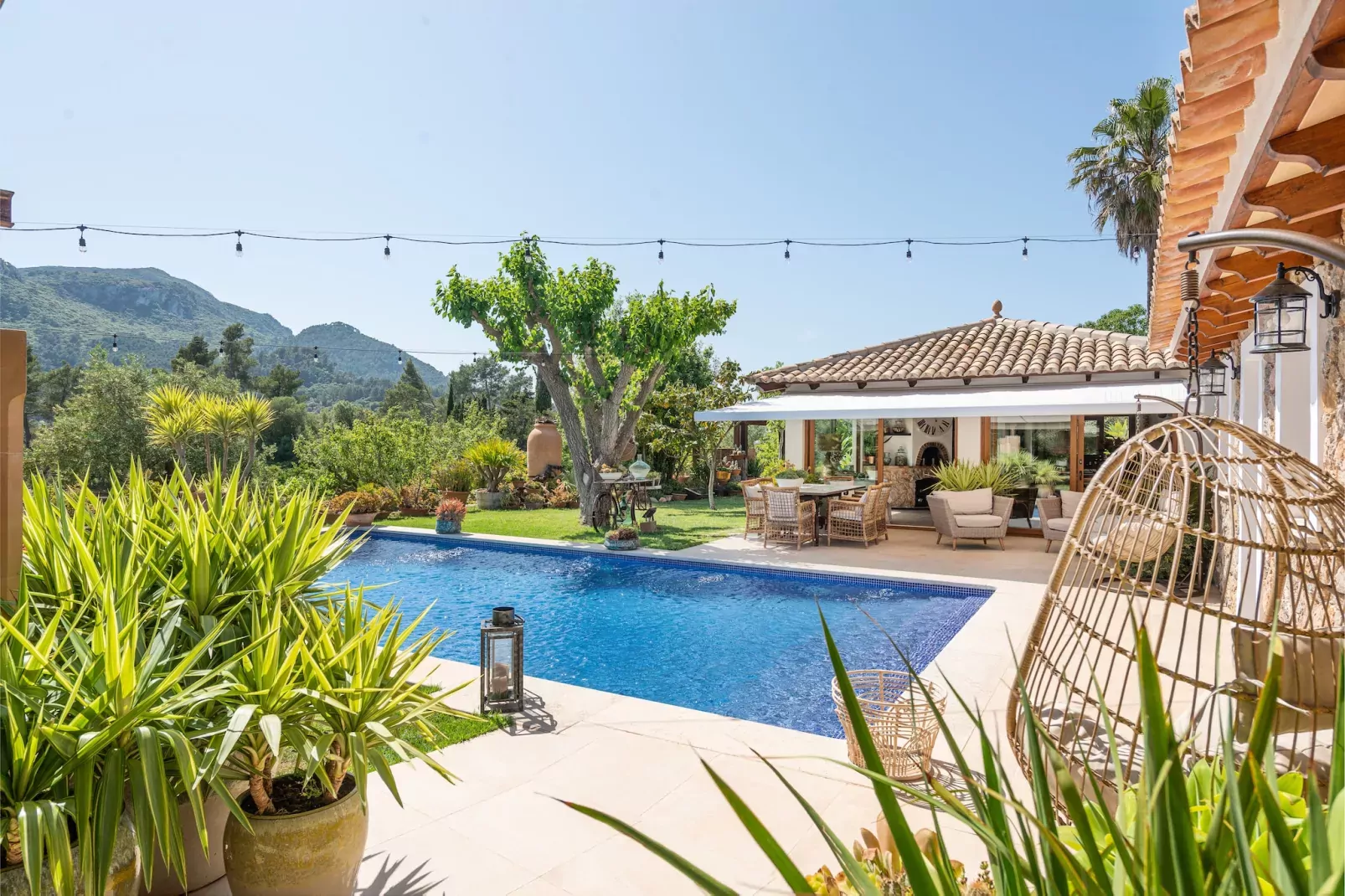 Can Sion-Pool