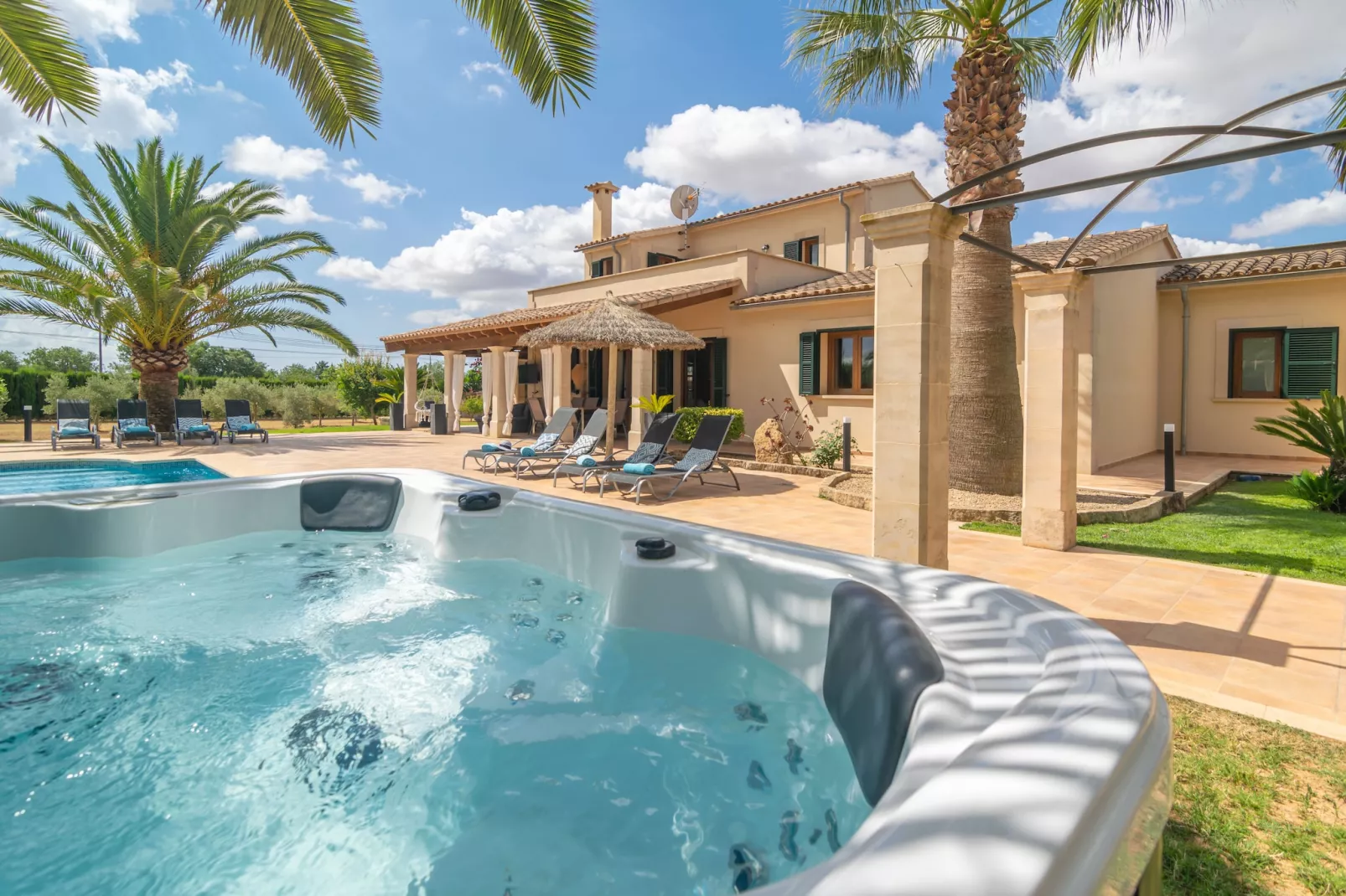 Villa Sun Club Home-Image-tags.
