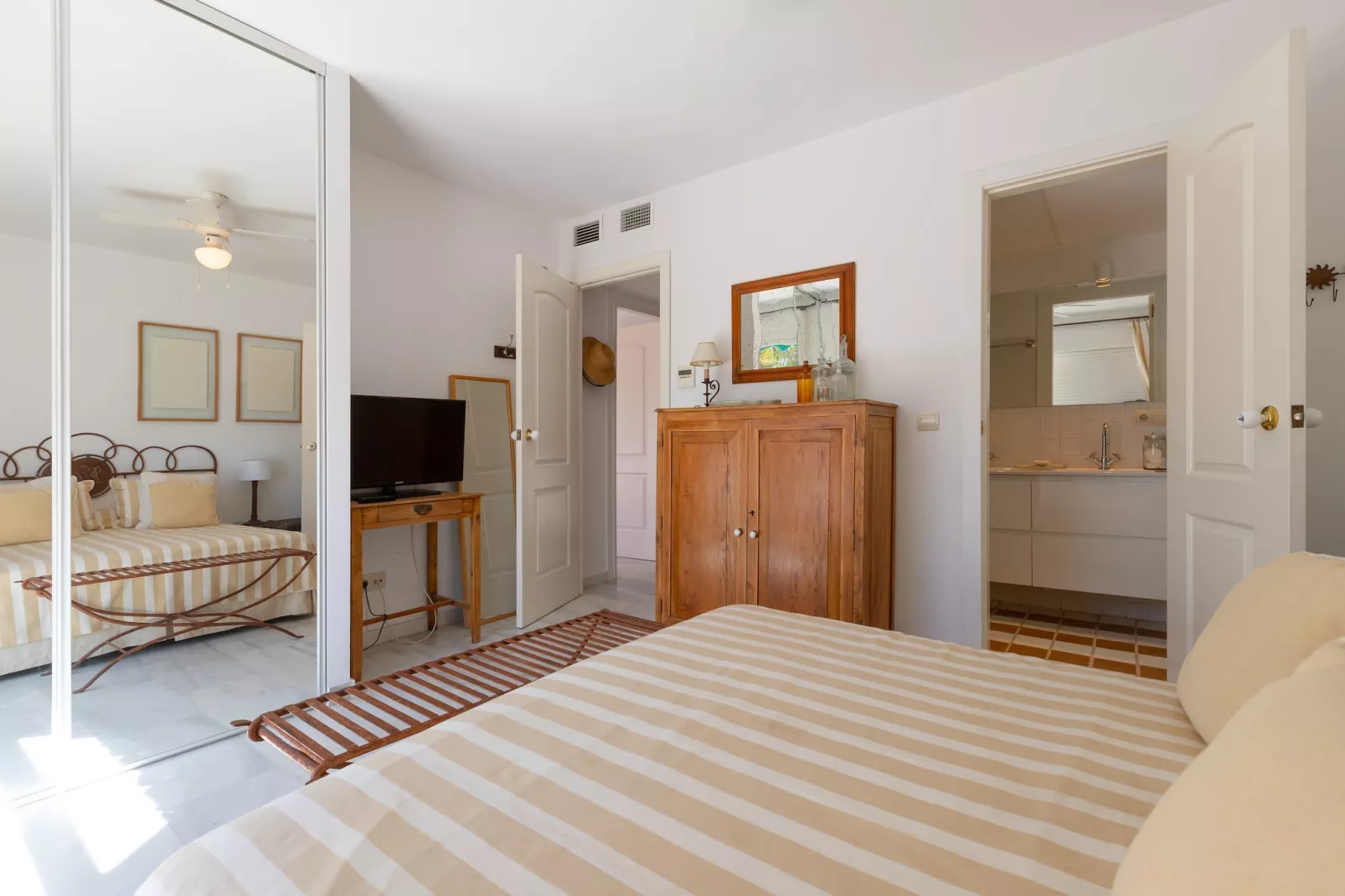 Lunamar-Bedroom