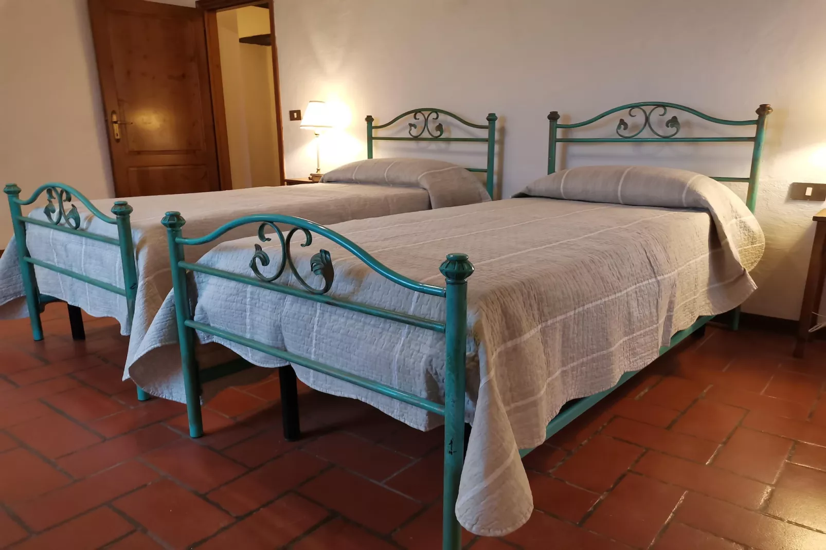 Agriturismo Podere Ceccherini in San Leolino - La Loggia-Bedroom