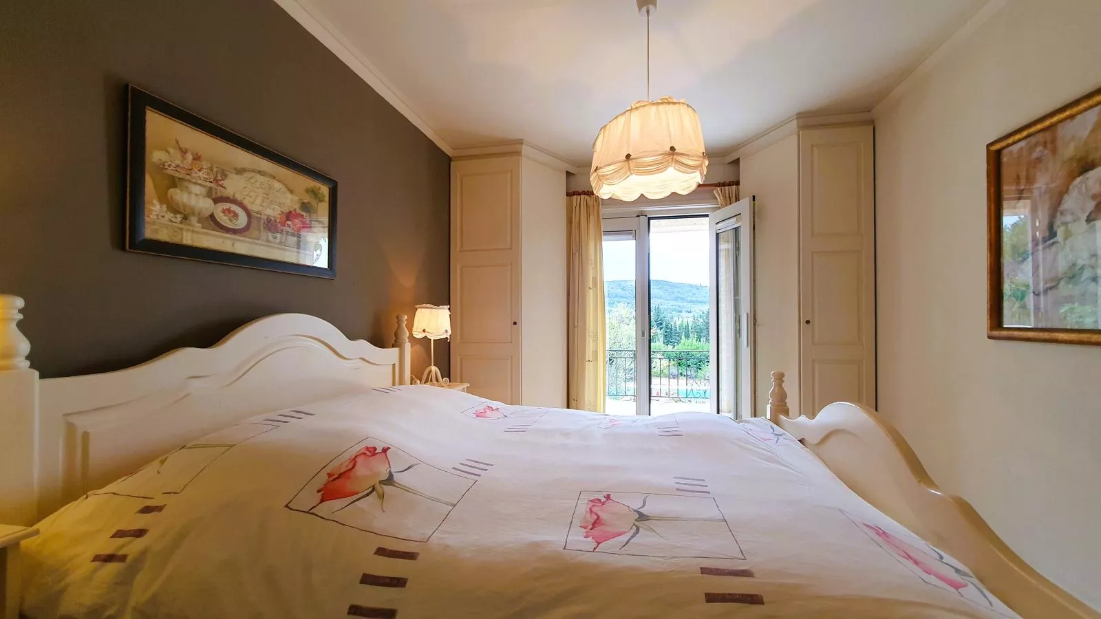 Les Hirondelles-Bedroom