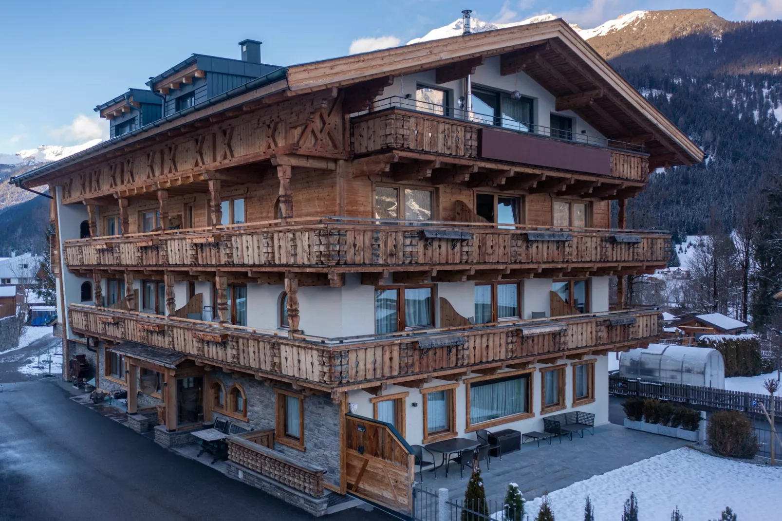 Zugspitz Suites Lermoos 7-Exterior winter