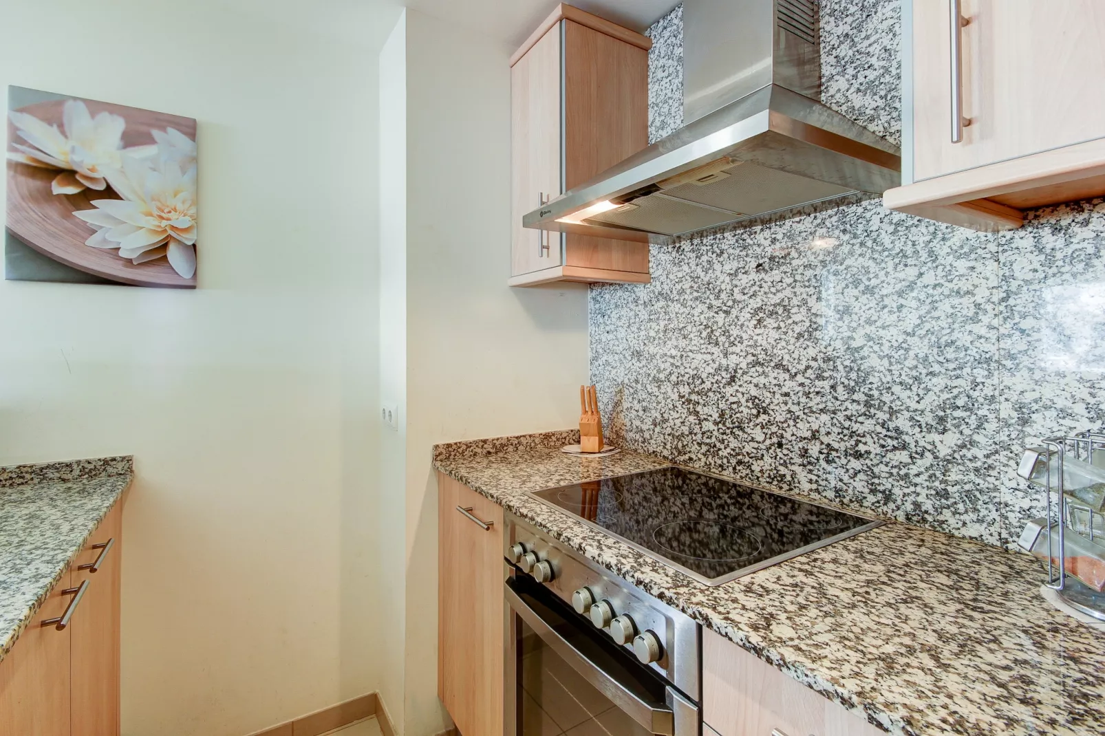 MILENI 3 1 1 4 Roses-Kitchen
