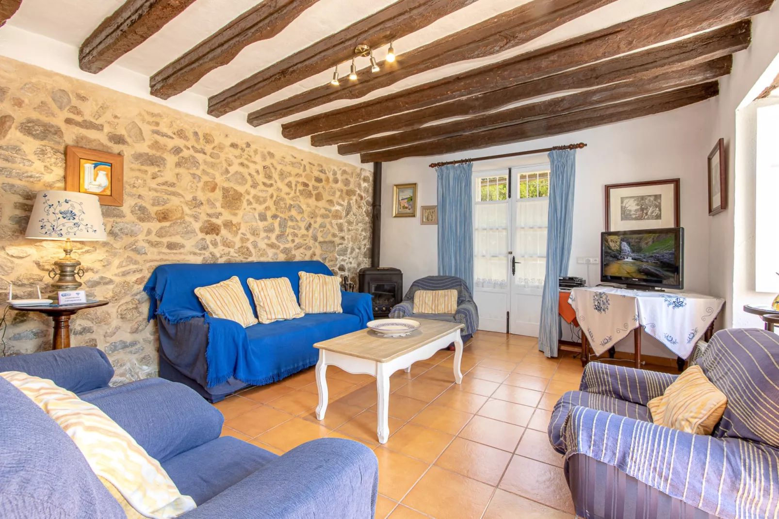 Ca na Pereta: Encanto Tradicional con Piscina Priv-Living room