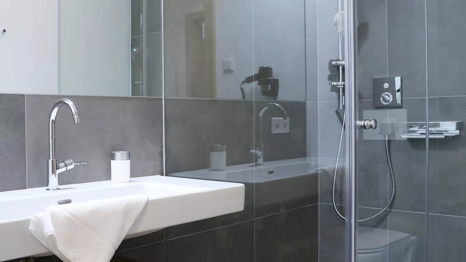 Tauern Suites Mitterwirt TOP 314-Bathroom