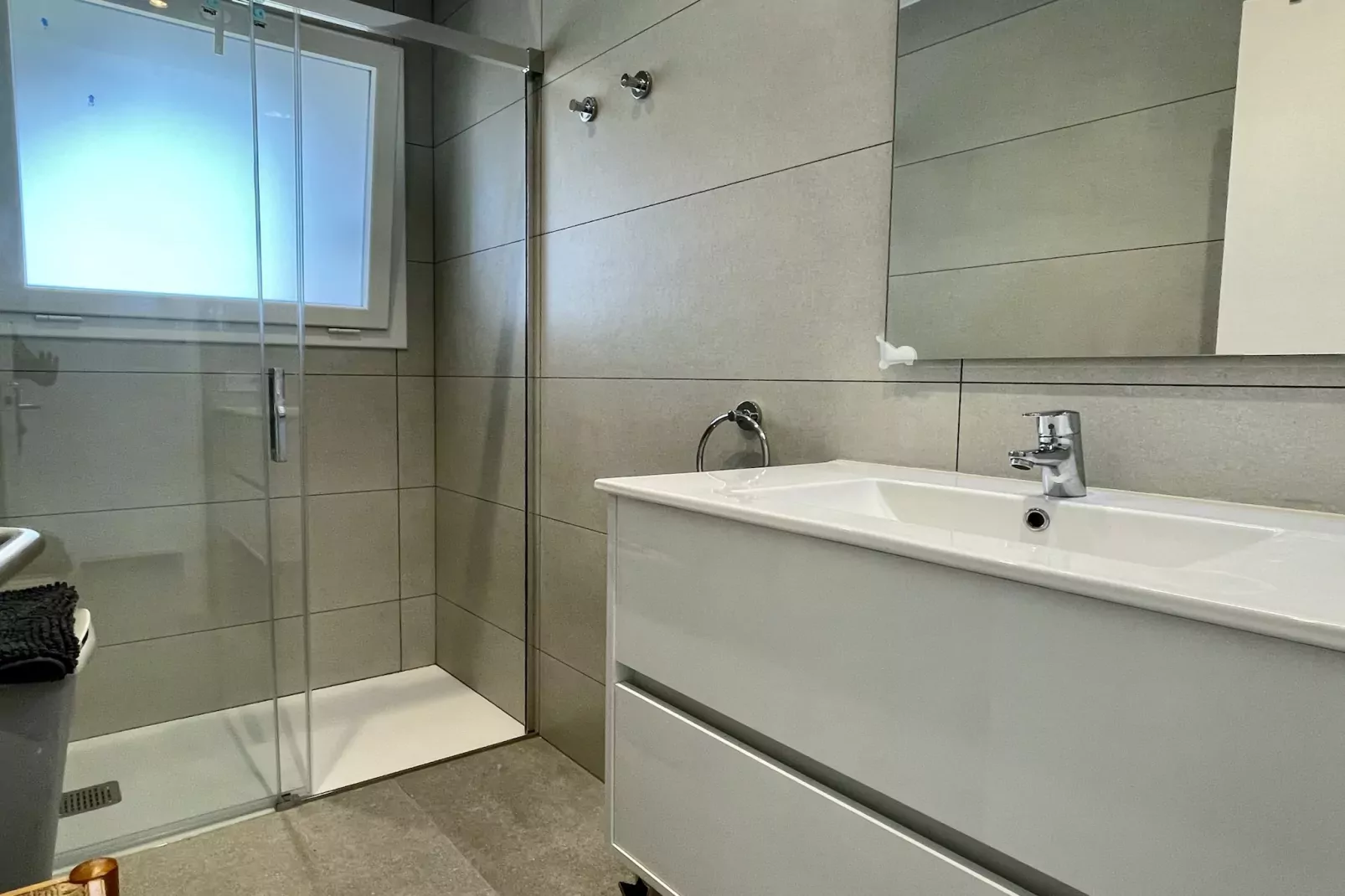 CAP CASTELL 8-A-Bathroom