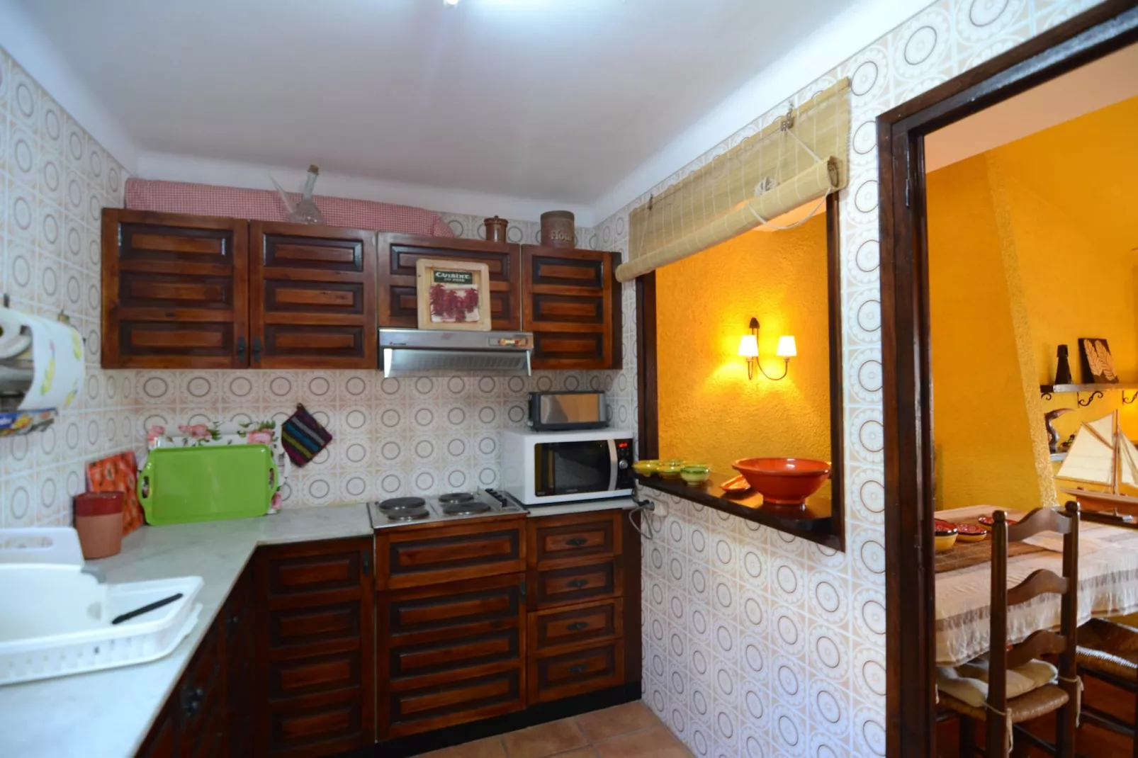 BERNA, 2-Kitchen