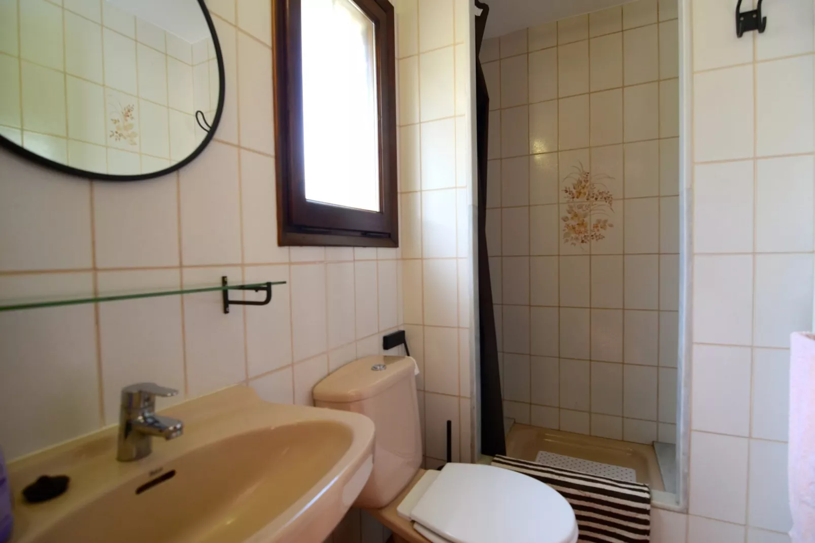 LES CAPELLES 37-Salle de bain