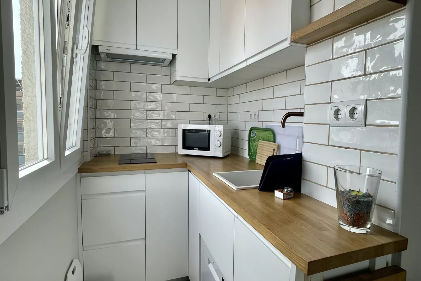 ROCAMAURA IV 3-12-Kitchen