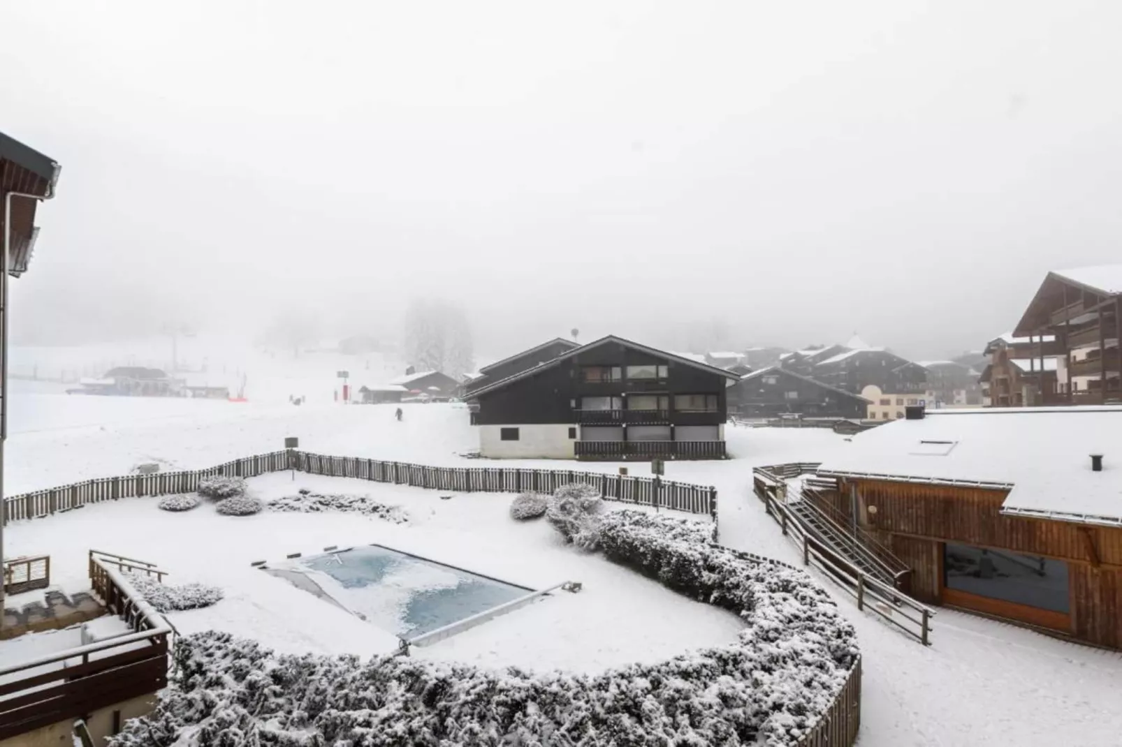 LE CHAMOIS N°15 - 3P6-Area winter 1km