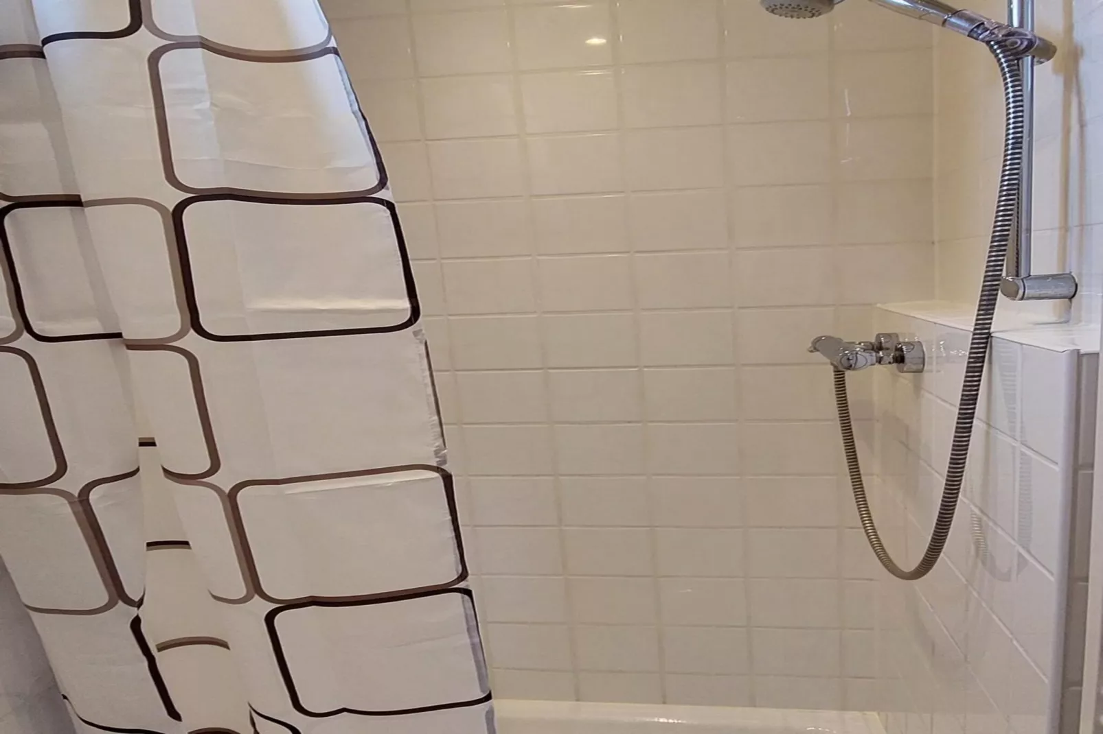 Eureka 13-Bathroom