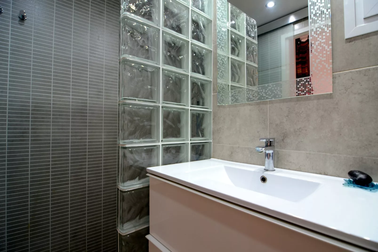 ROCAMAURA III 4-2-Salle de bain