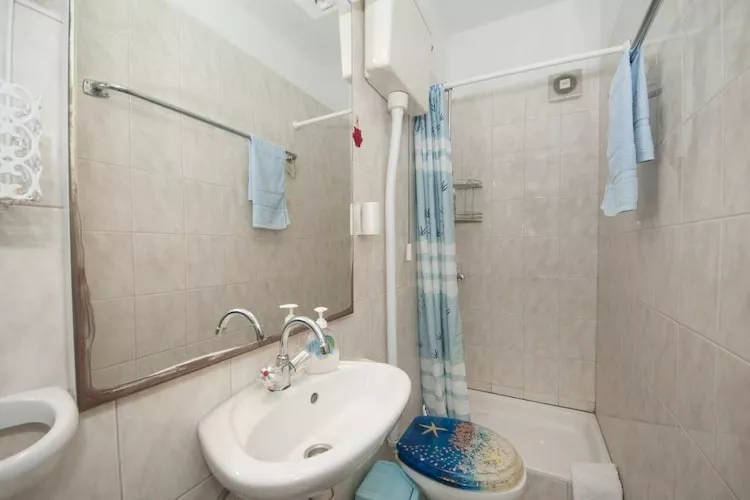 Apartments Gorana - Two Bedroom Apartment with Terrace(A1) (ST)-Bathroom