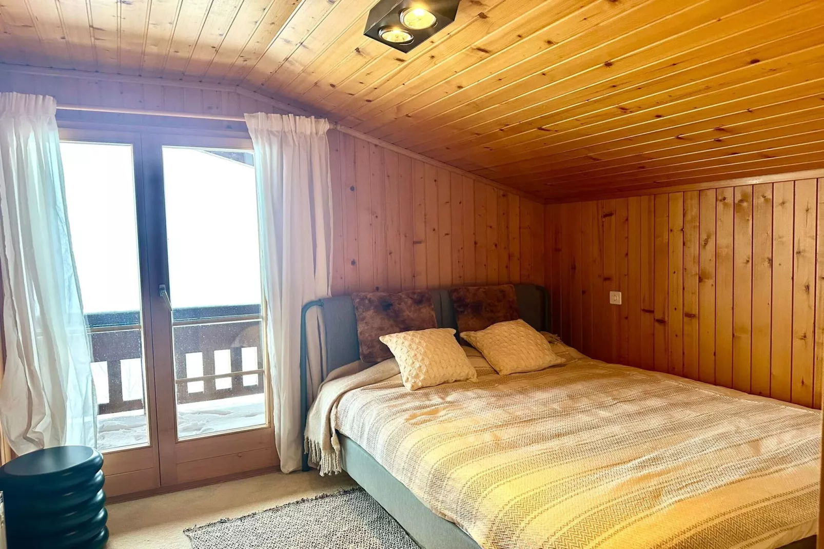 Chalet Bliss Spacious Six Bedrooms And Breathtaking Views-Bedroom