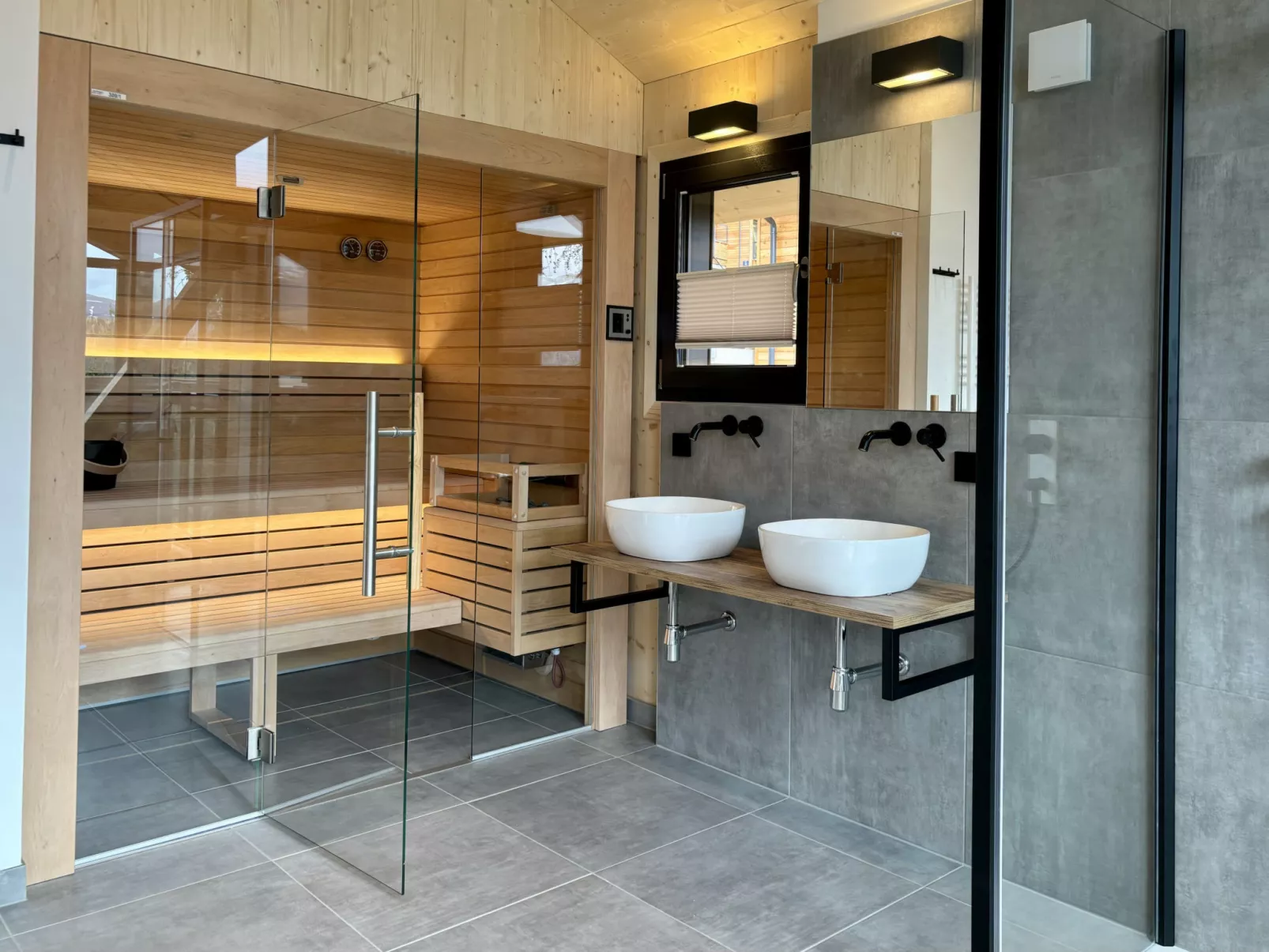 Superior #21 mit Sauna & Hot Tub-Inside