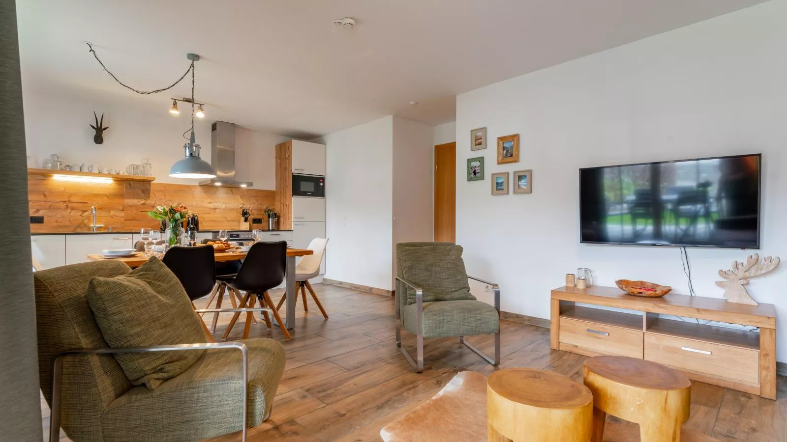 Tauern Suites Mitterwirt TOP 202-Living room