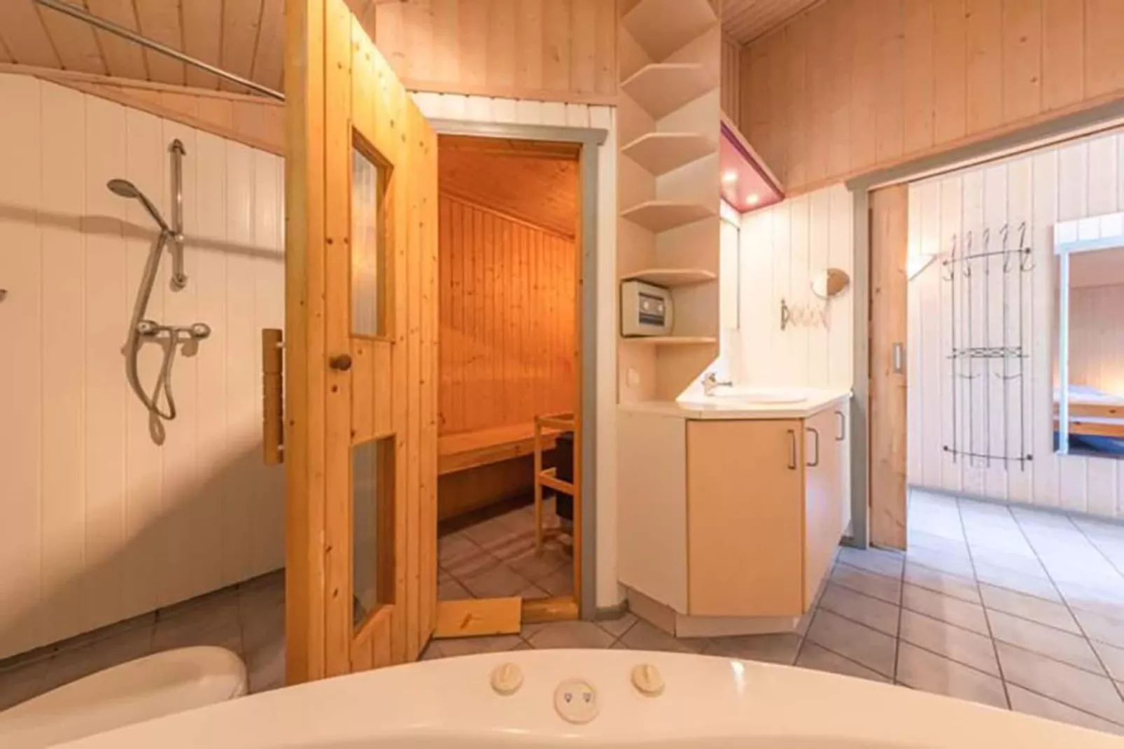 FH Seeschwalbe 242-Bathroom