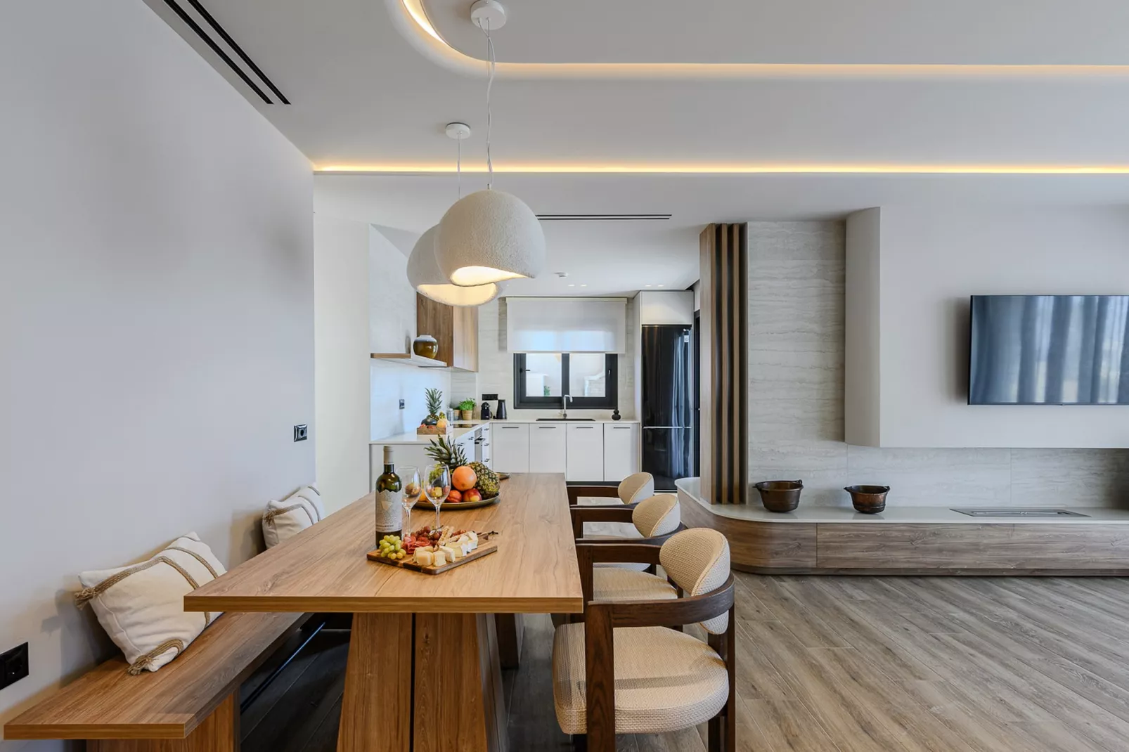 Nysa Luxury villa 1-Dining room