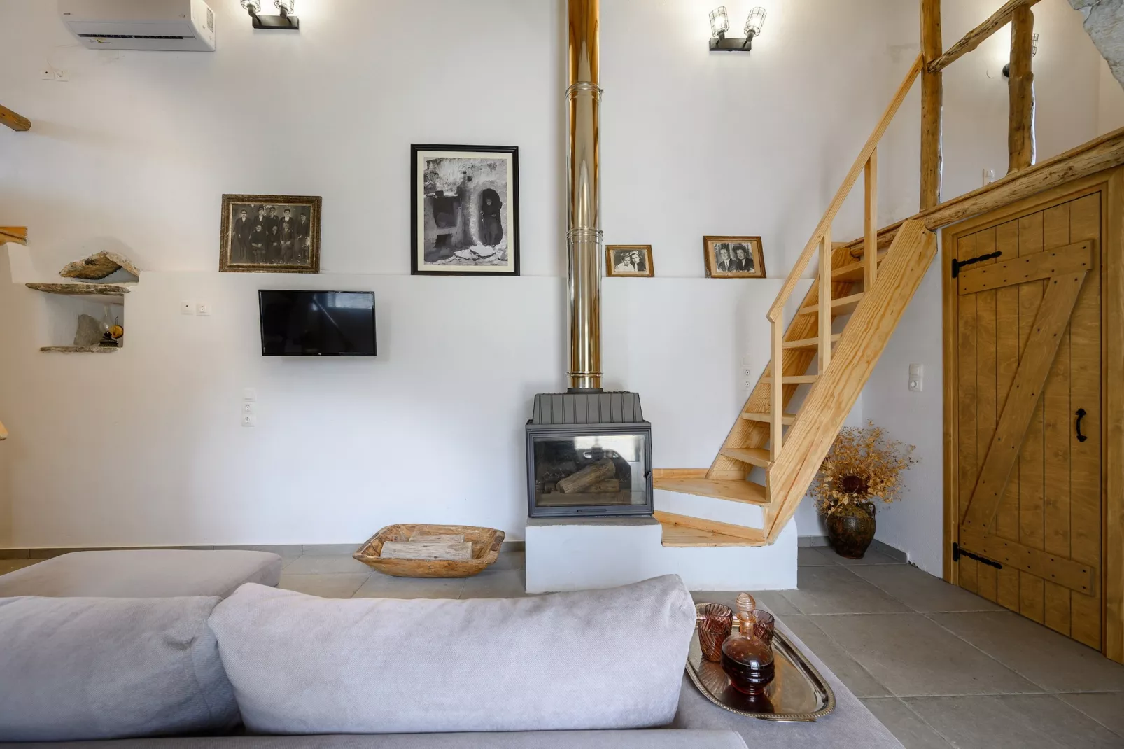 Nomas Home Imbros-Living room