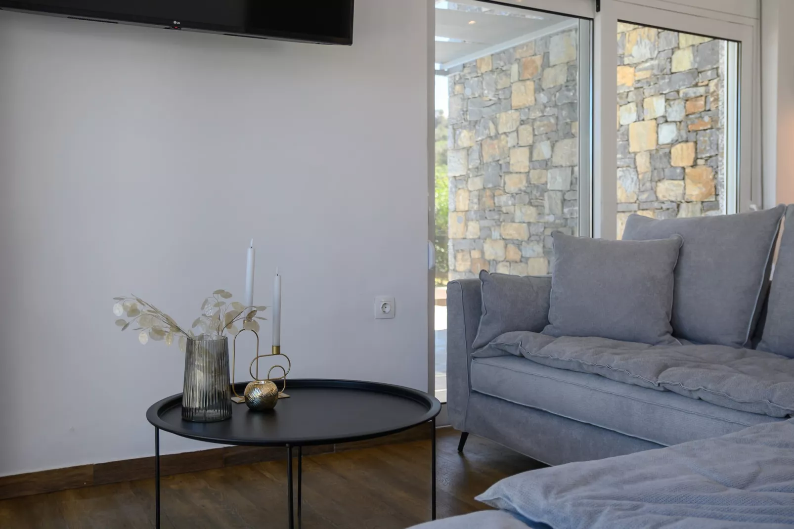 Kalostous 1-Living room