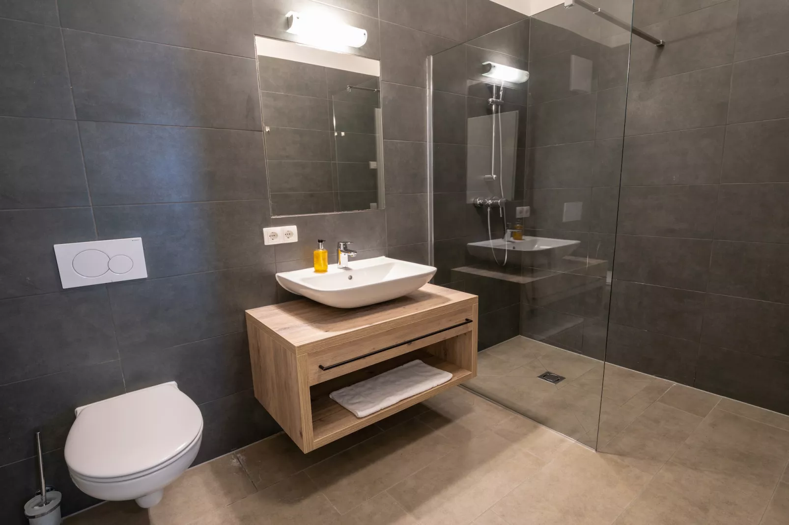 Alpenstyle Resort Fieberbrunn FB2S-Badezimmer