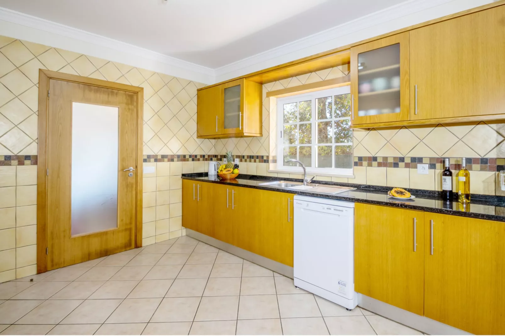 Villa Alegria-Kitchen