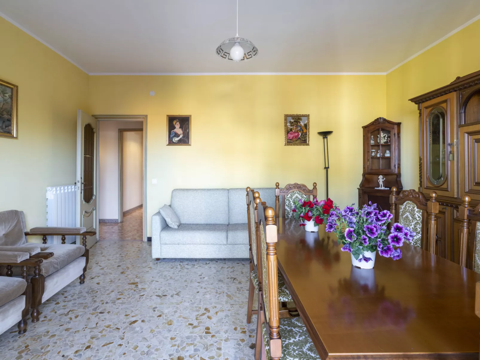 Fraila-Inside