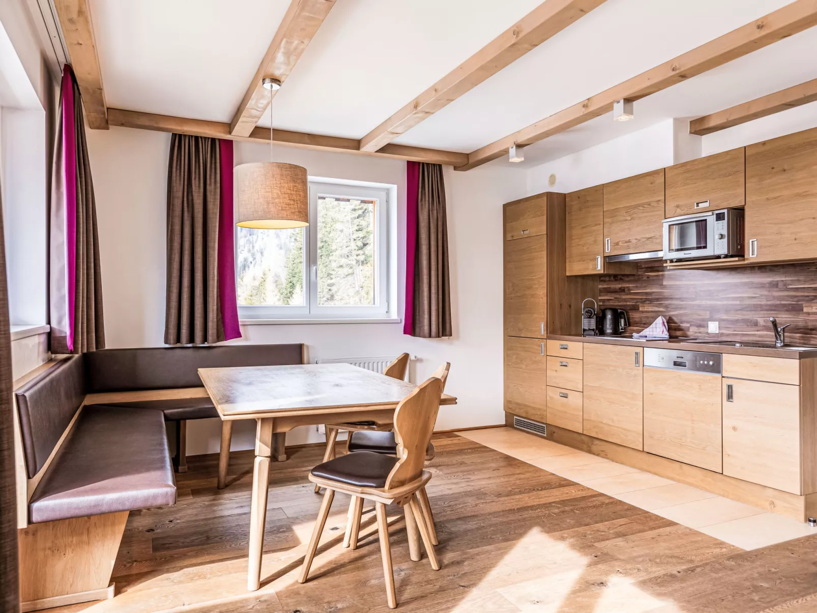 Mit 2 Schlafzimmern und Sauna-Inside