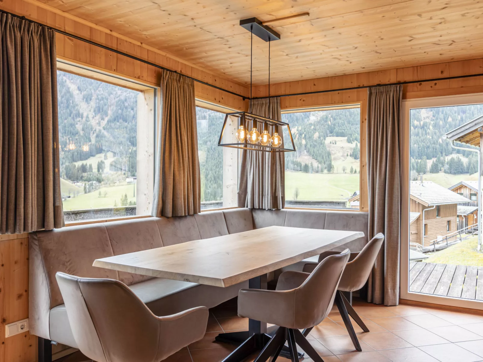 Mit 3 Schlafzimmern 8 Personen-Inside