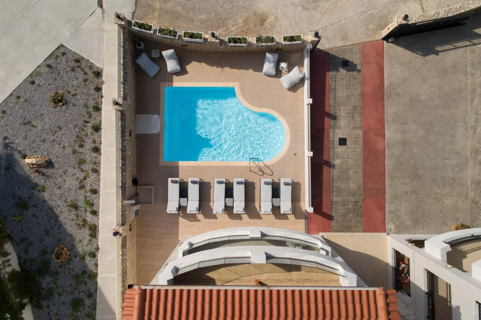 Zen Grande-Pool