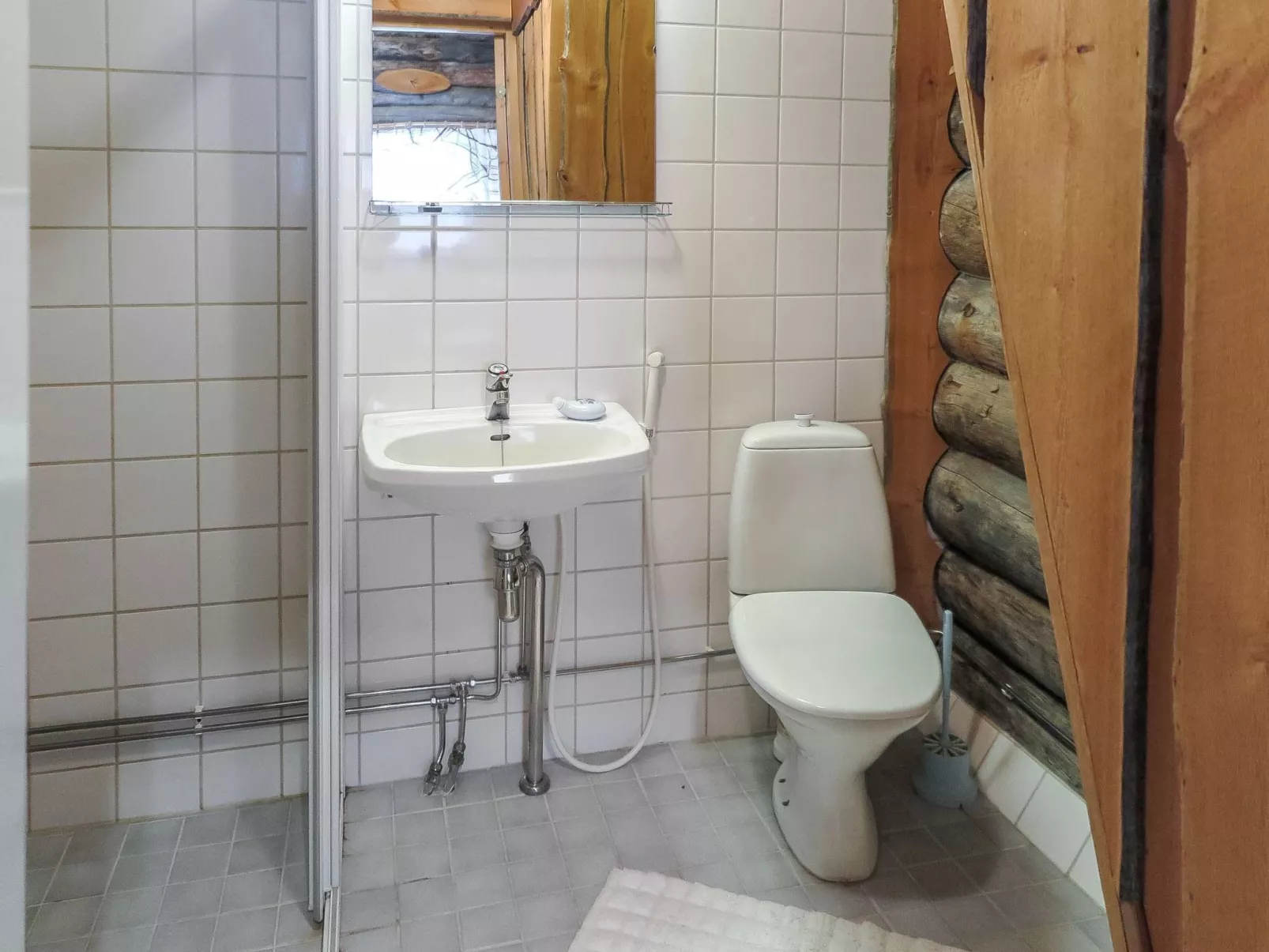 Lomaylläs a 13 / hotellintie 1 a-Inside