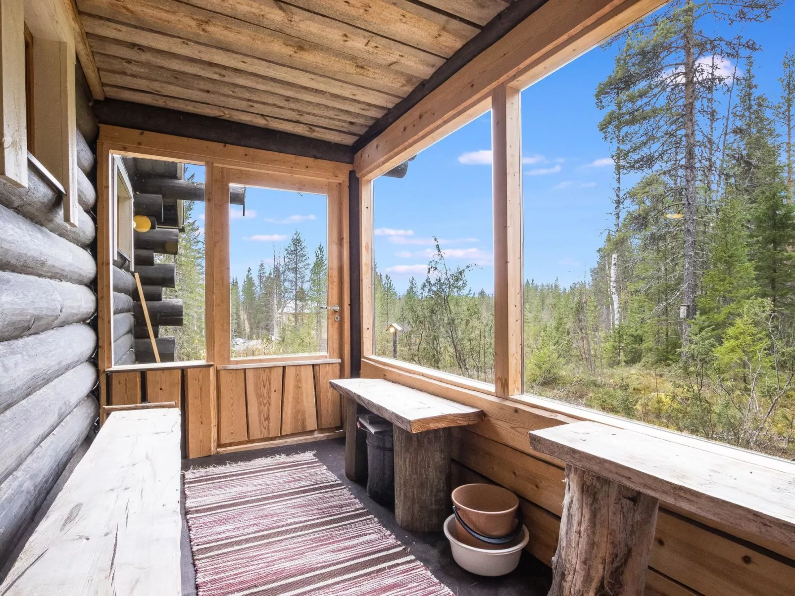 Tunturitähti, lainio-Outside