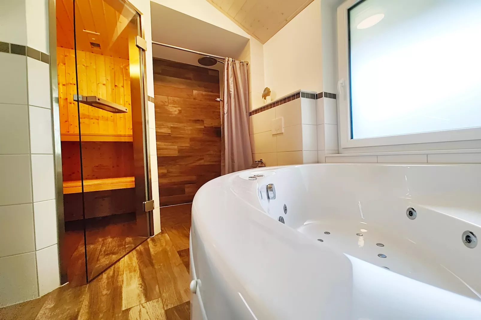 FH Seeschwalbe 327-Bathroom
