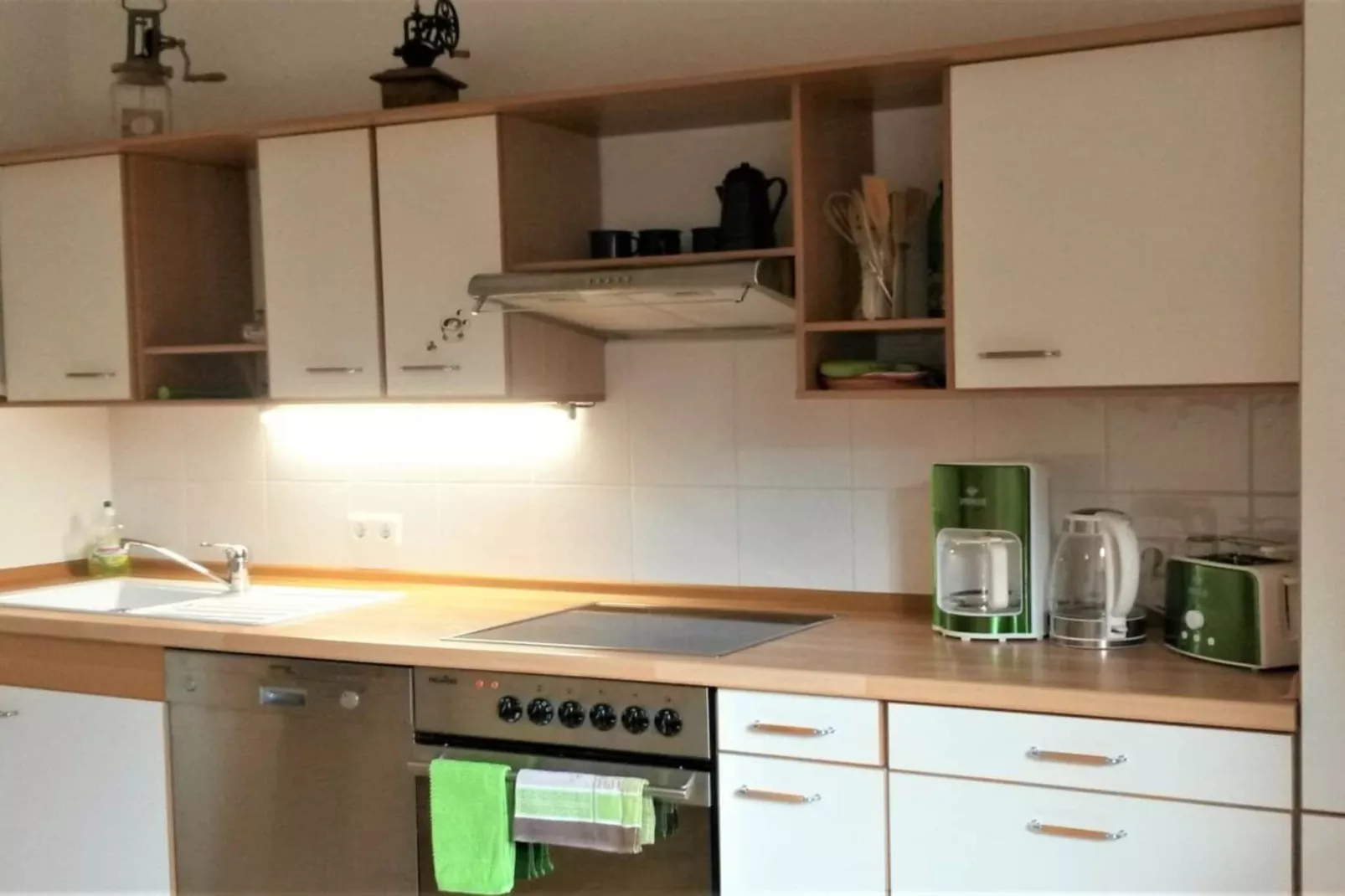 38904-Kitchen