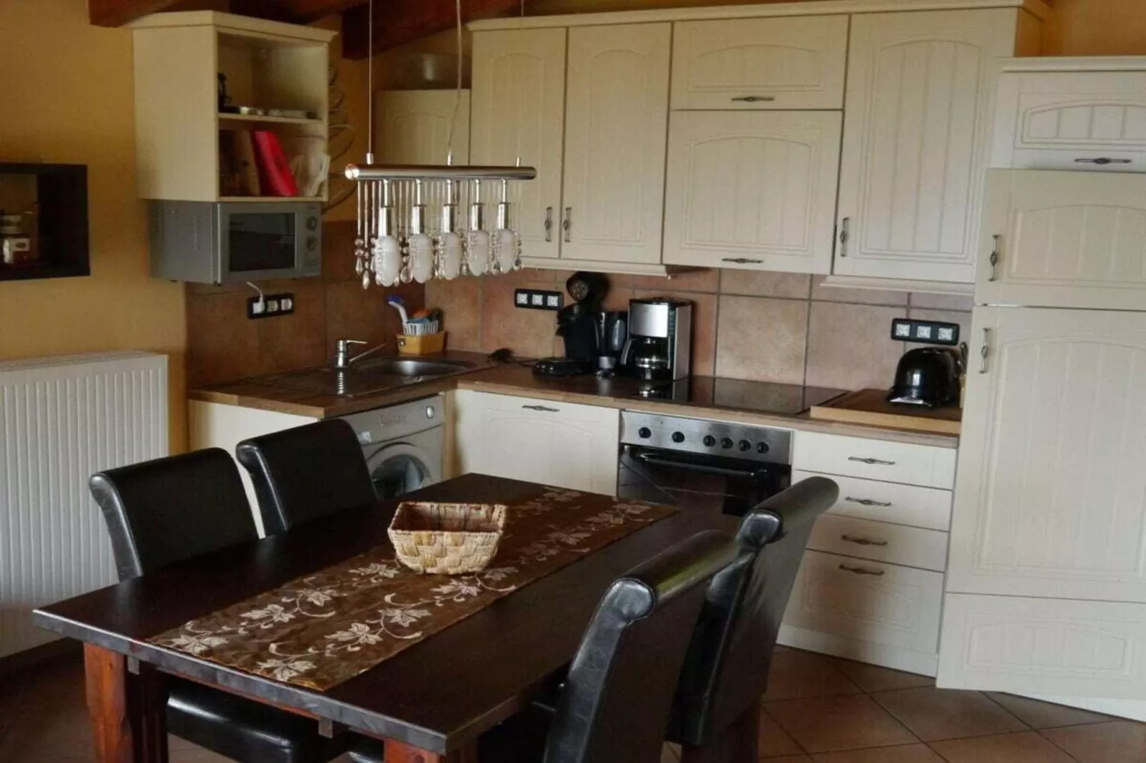 402964-Dining room