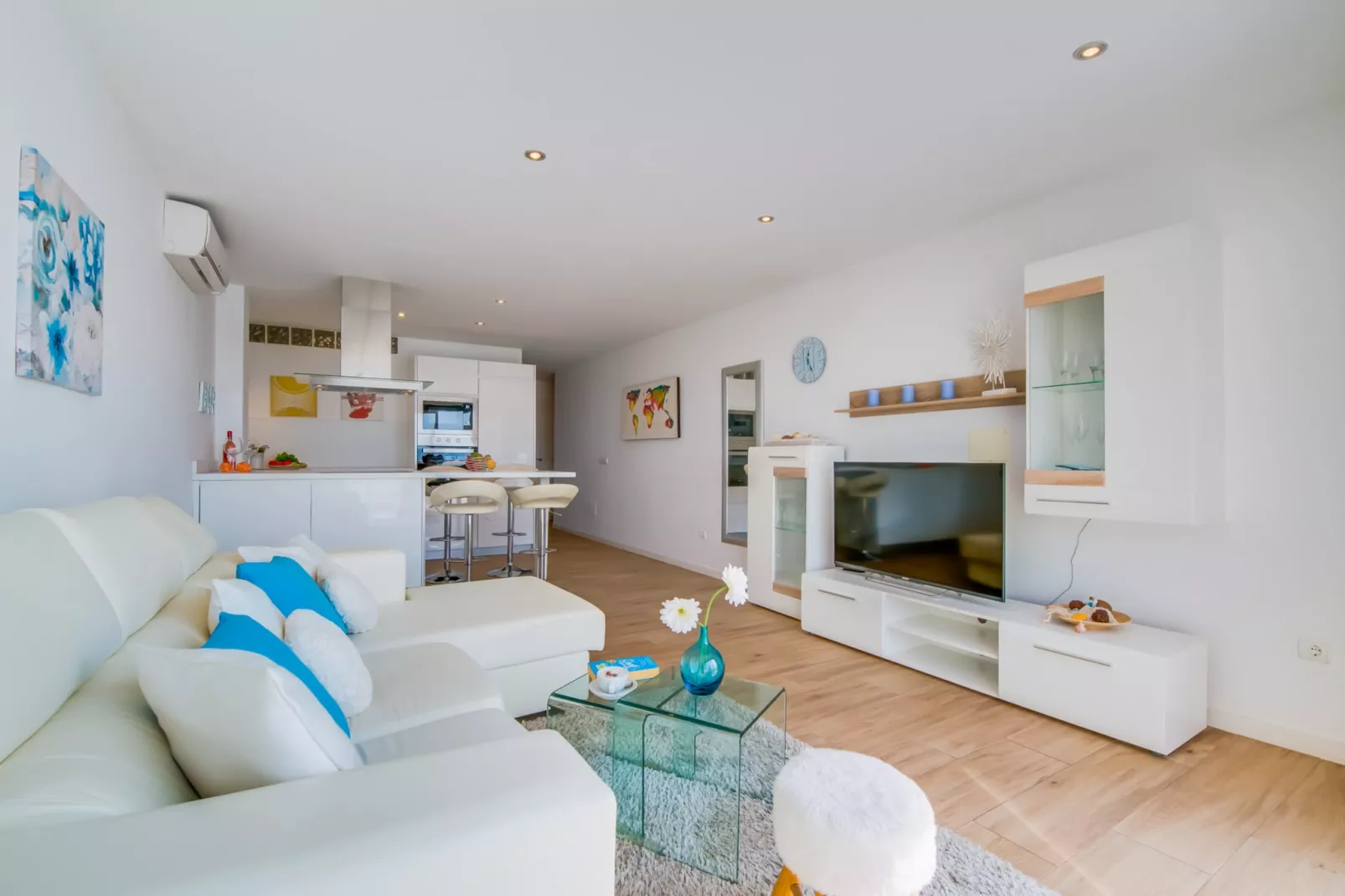 Blue Attic Beach-Living room