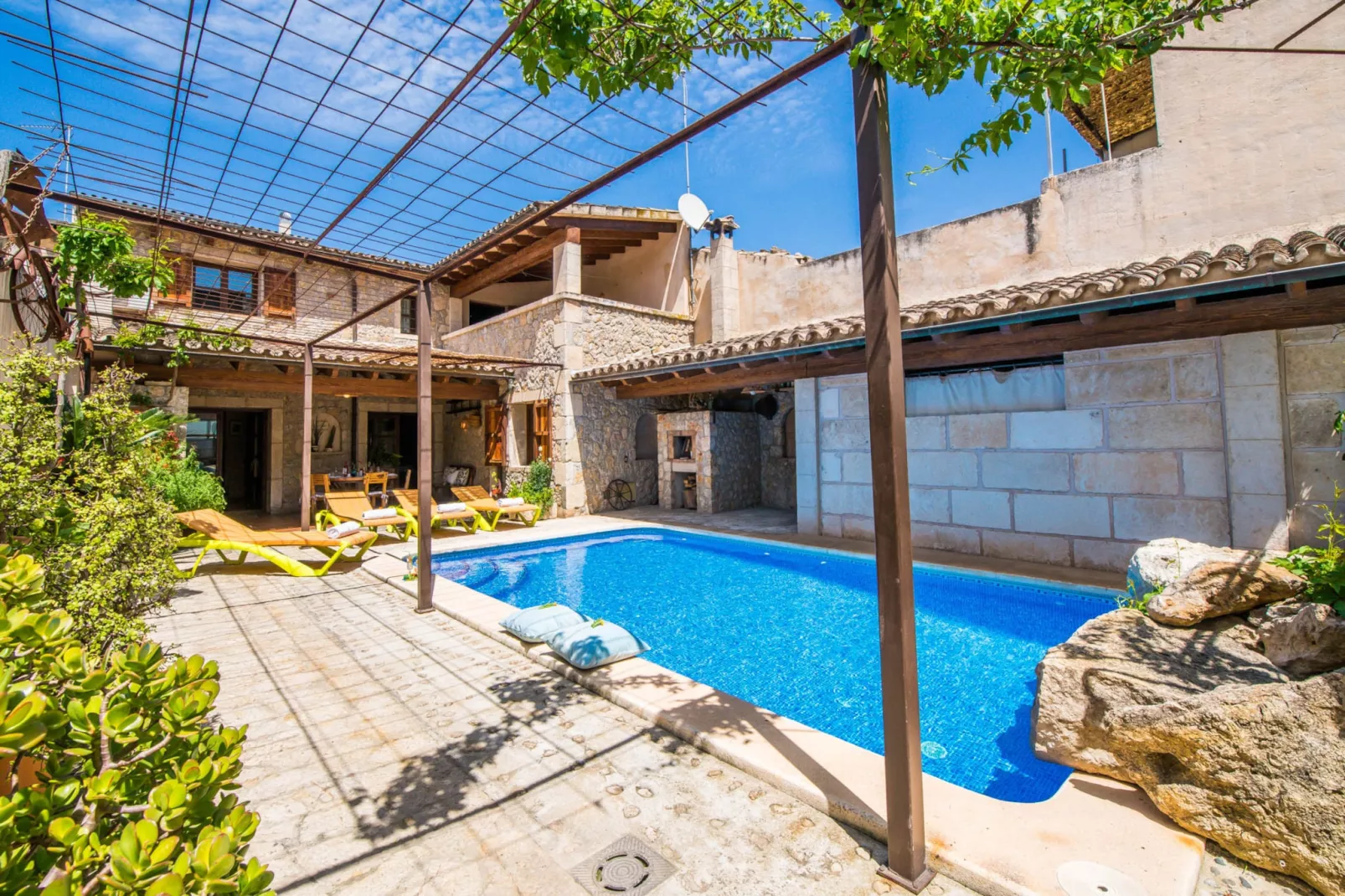 Cal Tio-Terrace balcony