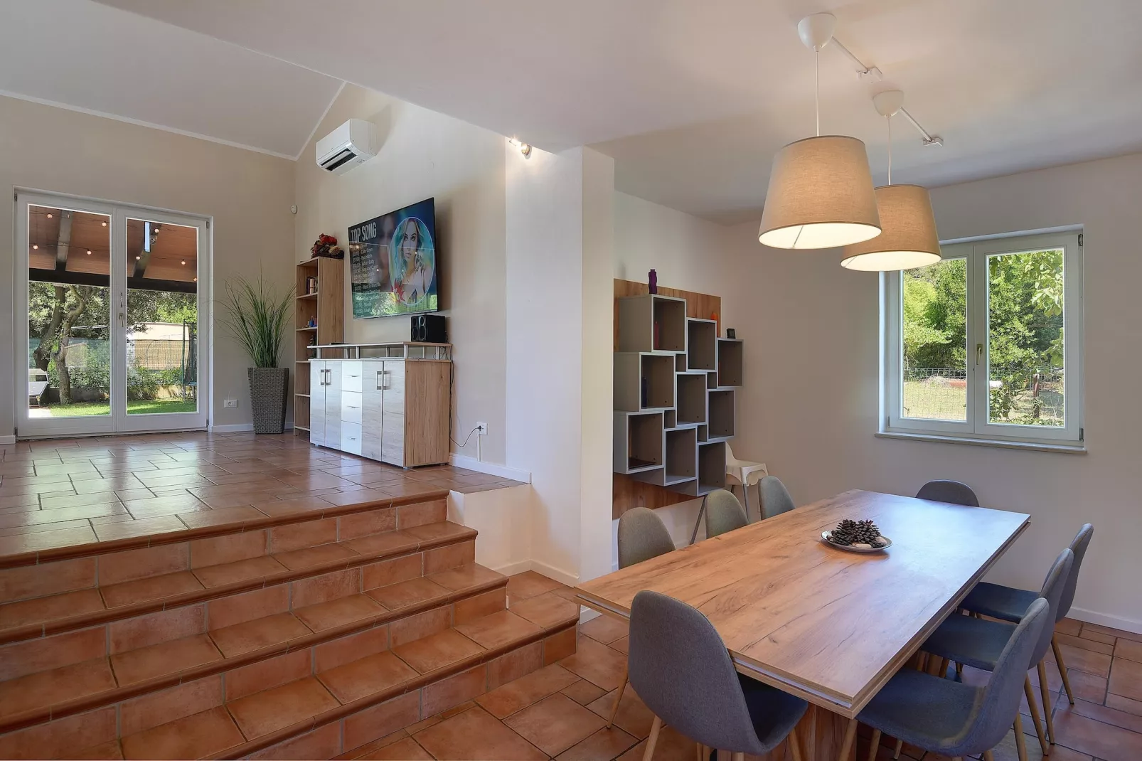 Villa Medulin-Dining room