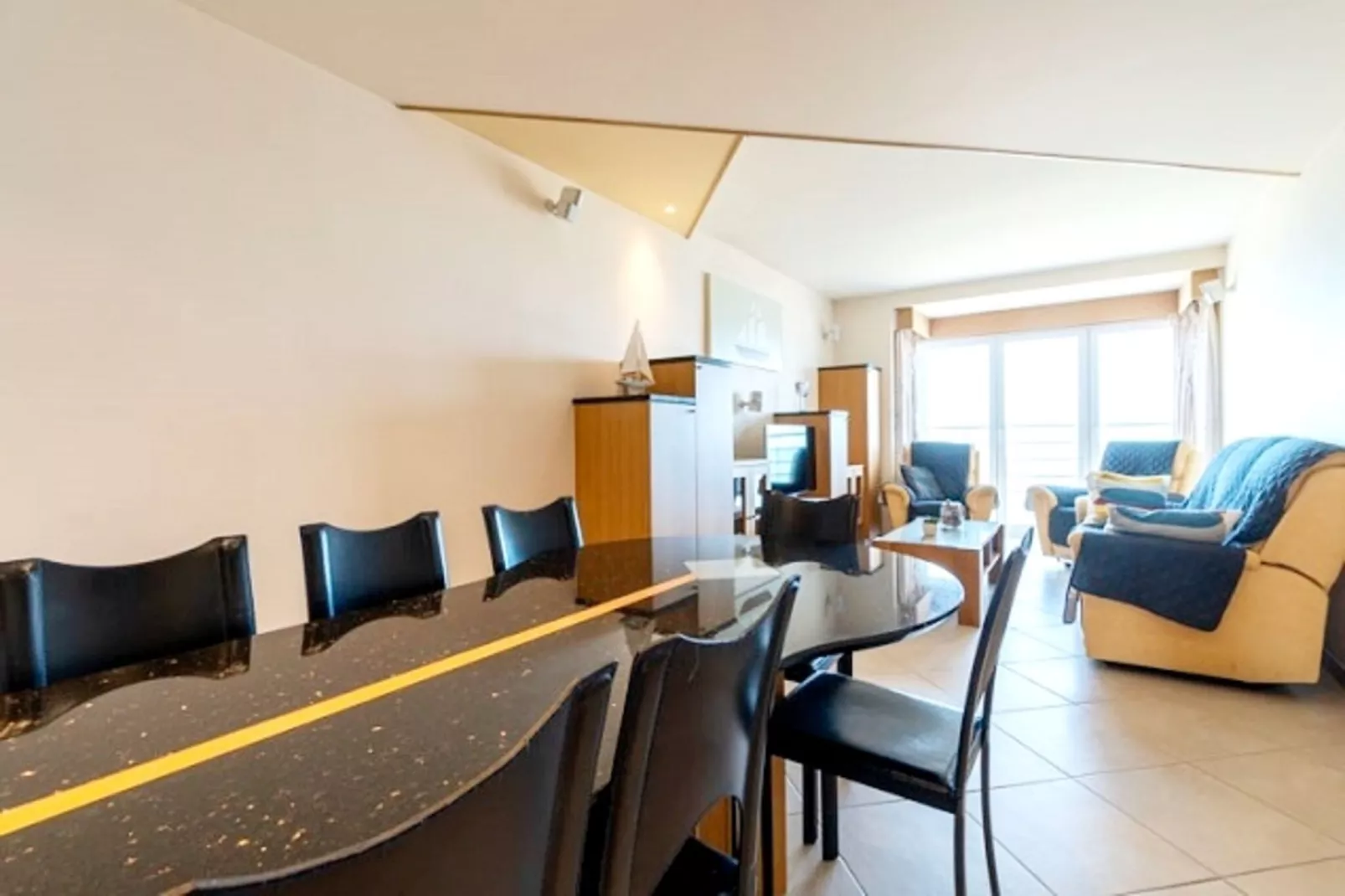 ALMO 0902/9A-Esszimmer