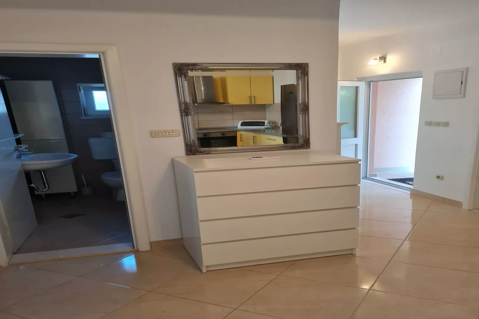 Apartments Memunić - Superior One Bedroom Apartment with Balcony and Sea View (ŽUTI)-Indoor
