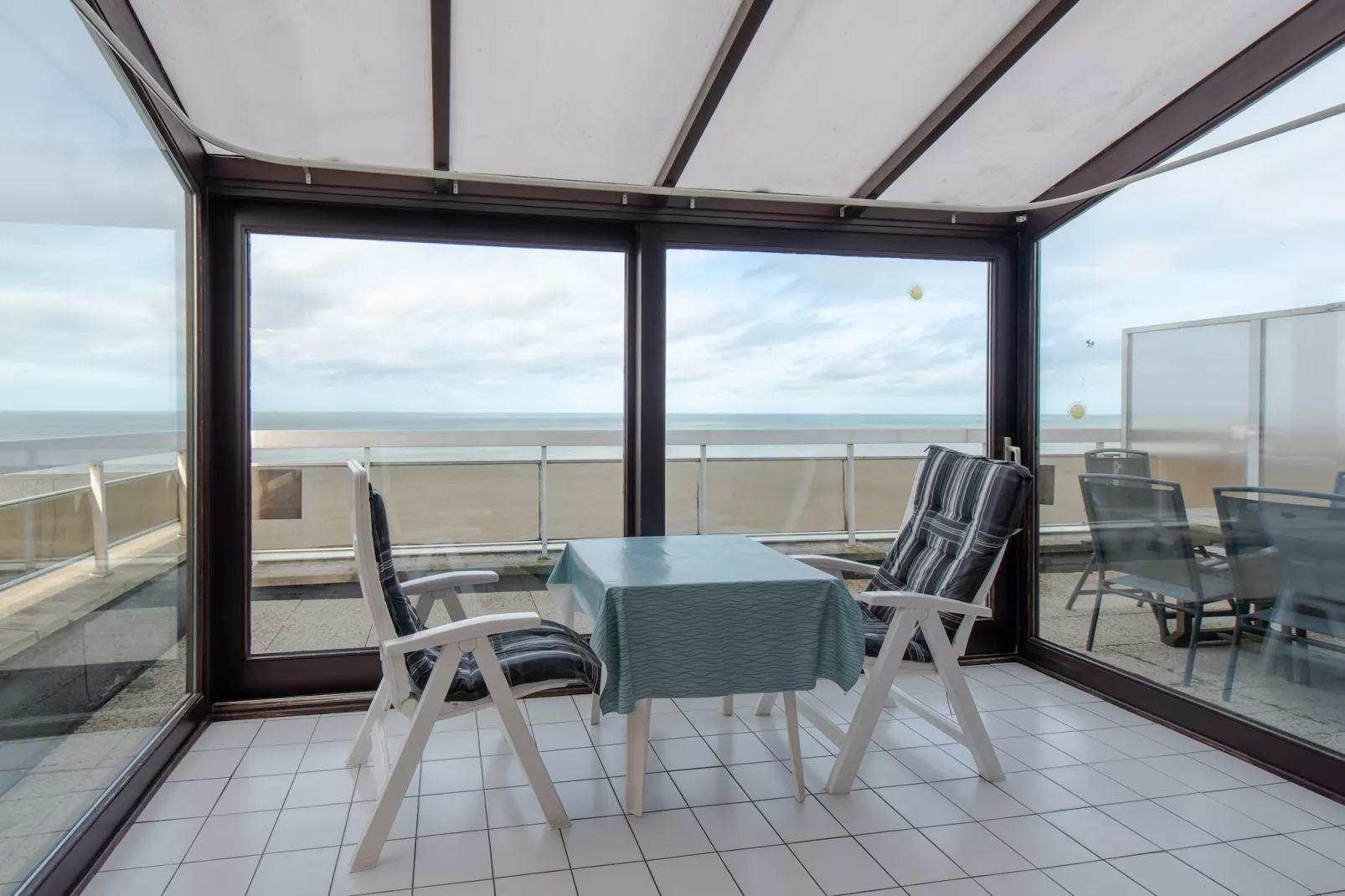 ZANDBK1 1001/ TV10-Terrassenbalkon