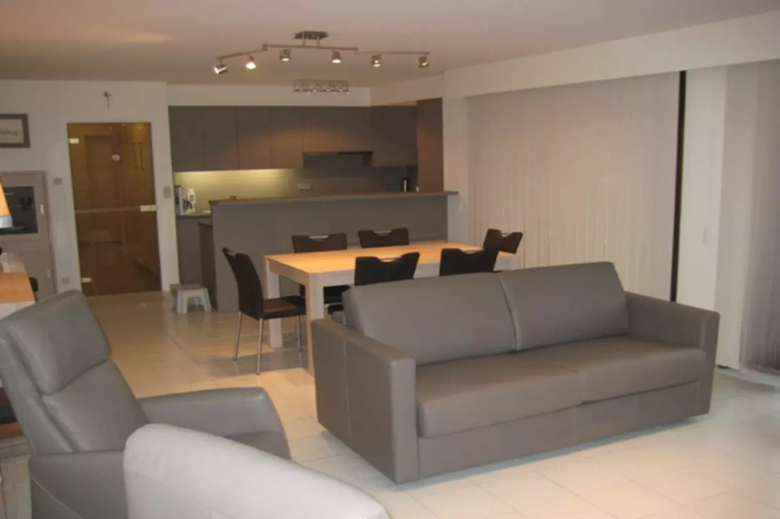 ZANDBK3 0502/ 5C-Living room