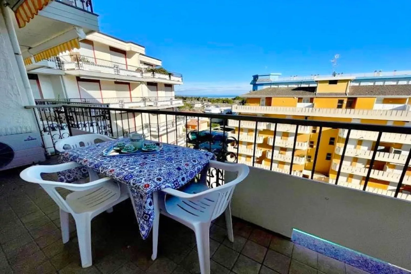 Astro 48-Terrace balcony