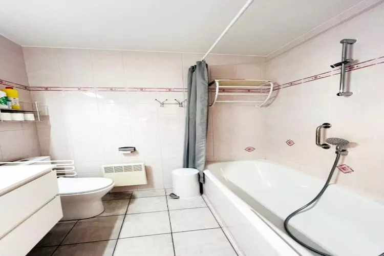 RESIDENTIE GRAND AIR 1B-Bathroom
