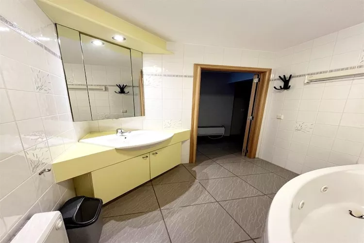 Château la Tuilerie 0701-Bathroom