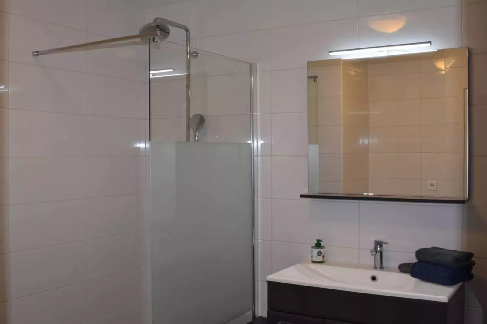 Vue Mer à Golfe-Juan Proche Cannes Plage et Garage-Bathroom